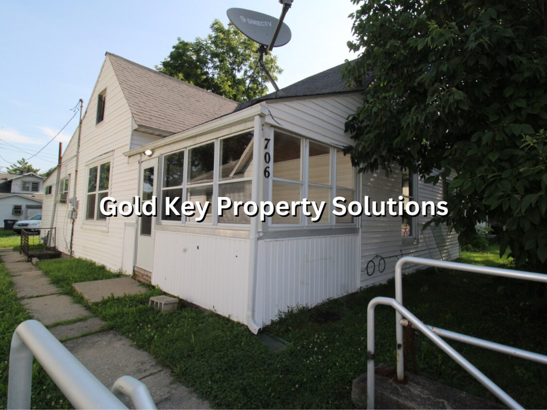 Foto principal - 706 University Blvd