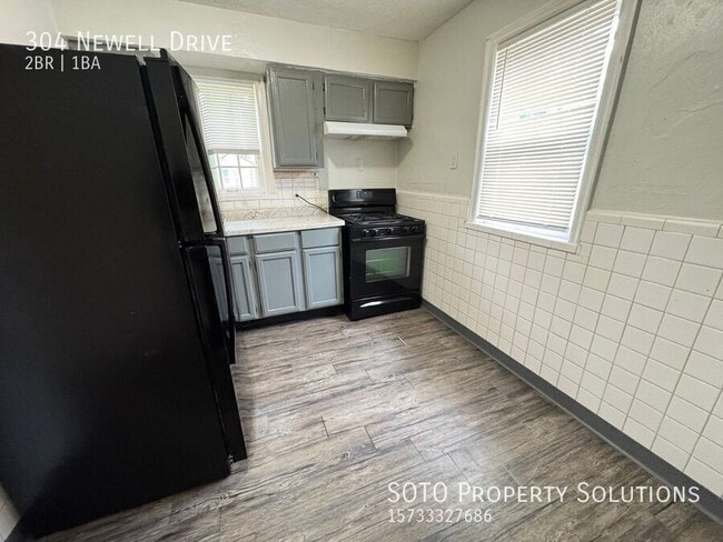 Building Photo - 304 Newell Dr