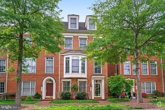 Building Photo - 456 Ferdinand Day Dr