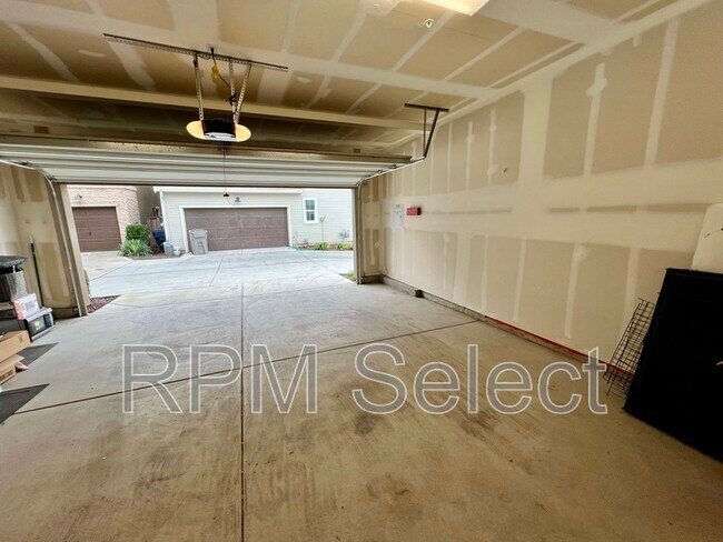 Building Photo - 1849 Silver Almond Ln