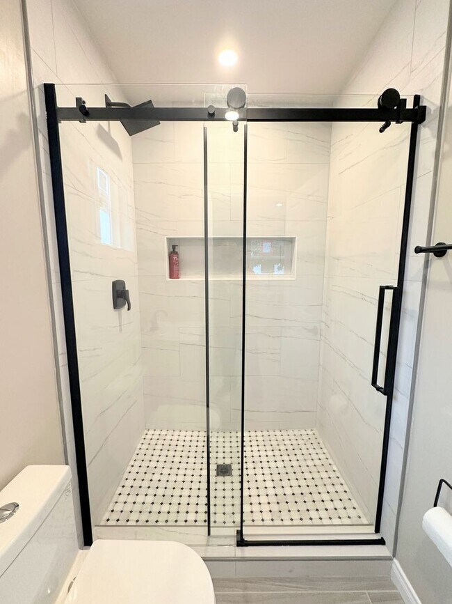 Foto del edificio - Gorgeous 1BD/1BA all appliances included. Move in ready!!