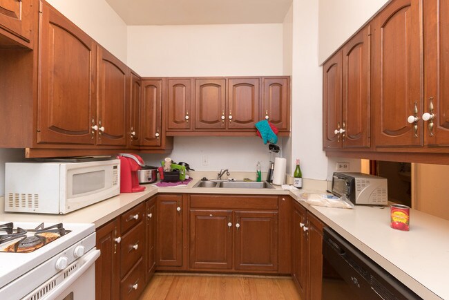Foto del edificio - 3826 N Kenmore Ave