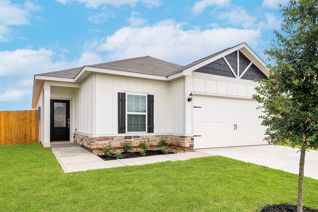 Building Photo - 15846 Berry Hl Dr
