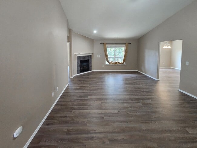Building Photo - 703 Sitka Deer Ct NW