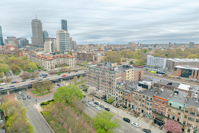 Neighborhood Context - The Braemore Building