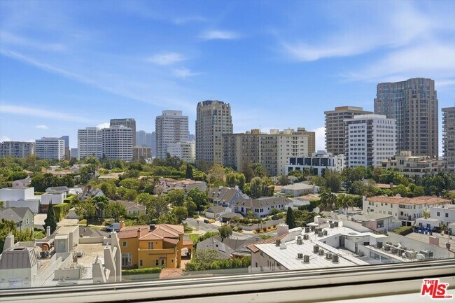 Foto del edificio - 969 Hilgard Ave