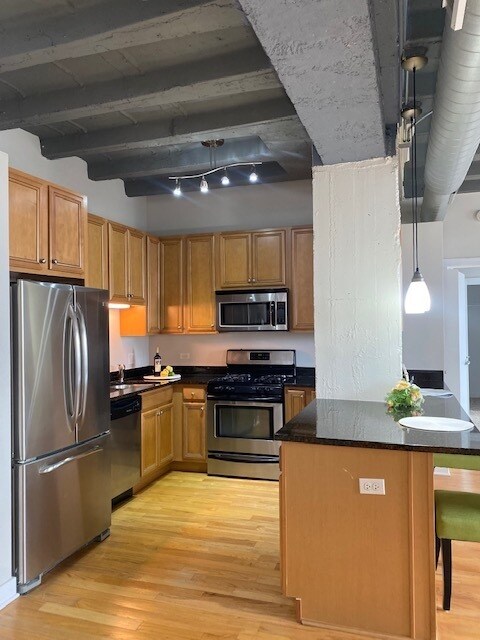Foto del edificio - 1791 W Howard St