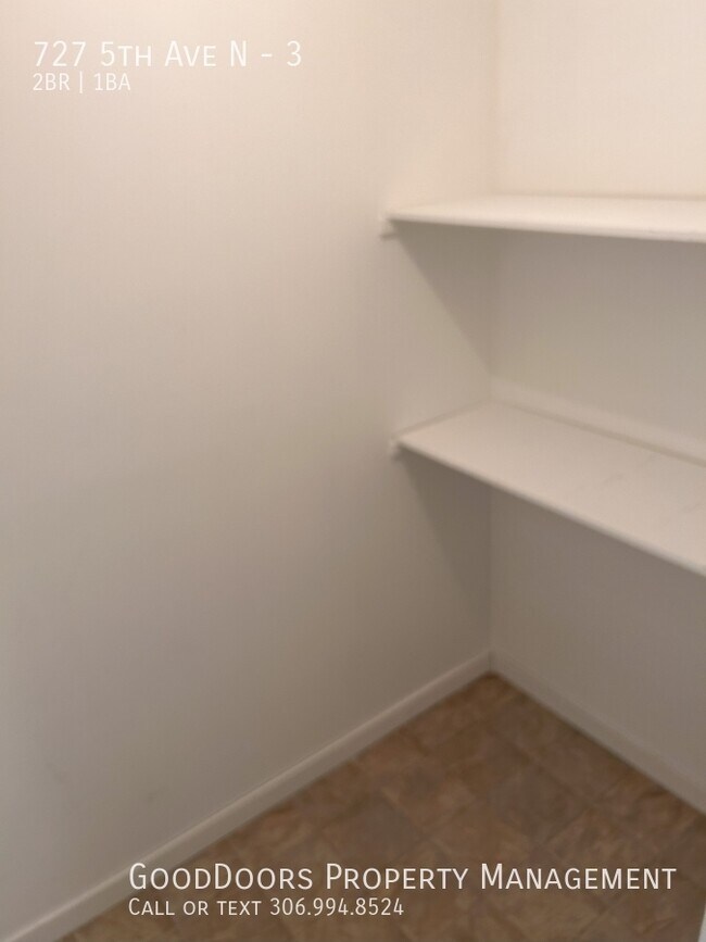 Photo du bâtiment - 727 5th Ave N