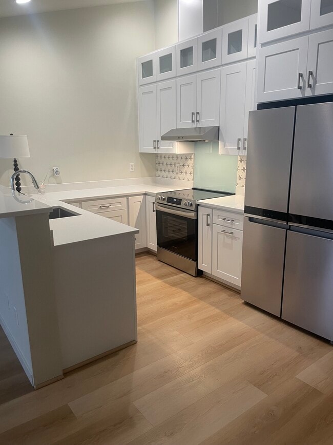 Building Photo - 716 N. State St.