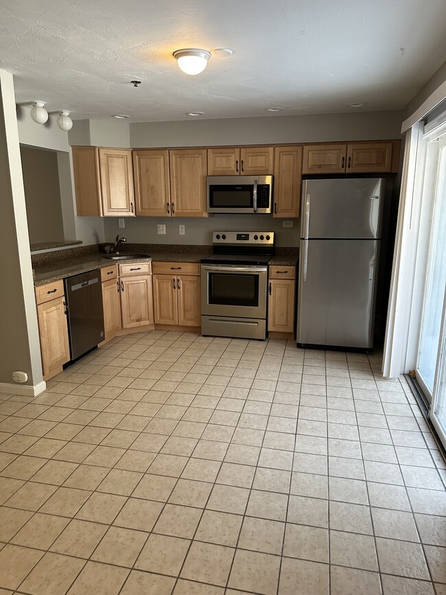 Building Photo - 31 Riviera Rd