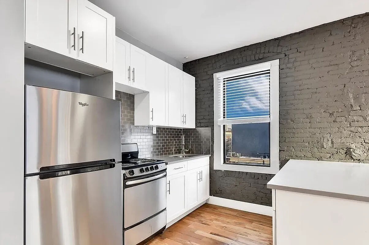 Primary Photo - 554 West 181st Street