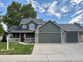 Building Photo - 1749 W Greenhead Dr
