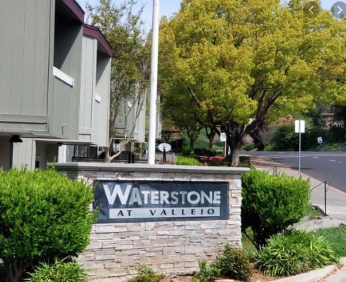 Complejo de condominios altamente calificado - 1333 N Camino Alto