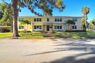 Building Photo - 606 12th Ave NE