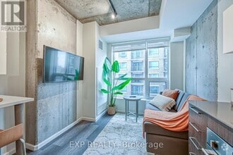 Building Photo - 211-211 Besserer St