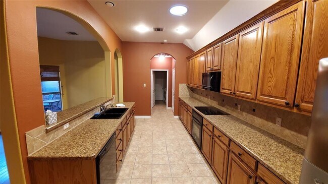 Building Photo - 1427 Snowberry Dr