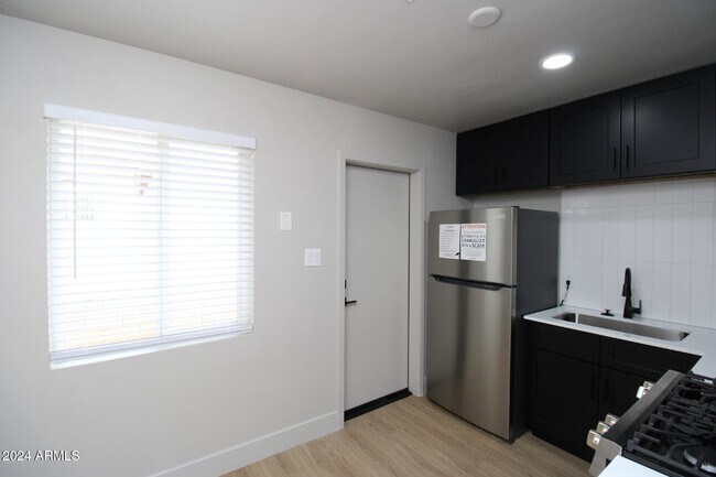 Foto del edificio - 2309 N Dayton St