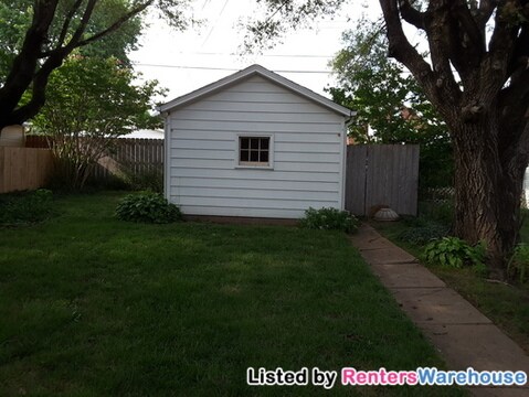 Building Photo - 5727 Winona Ave