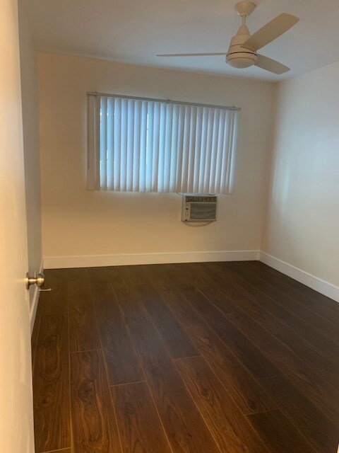 Foto del edificio - 13548 Burbank Blvd