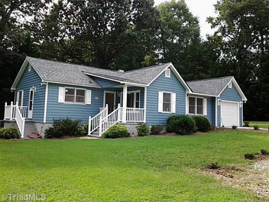 Foto principal - Newly renovated home in NW Greensboro !!