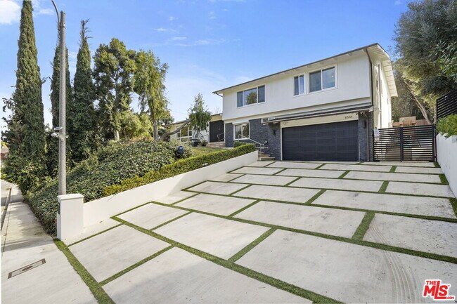 Foto del edificio - 16544 Park Ln Dr