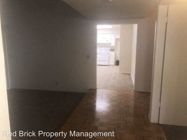 Building Photo - 677 Northwood Dr