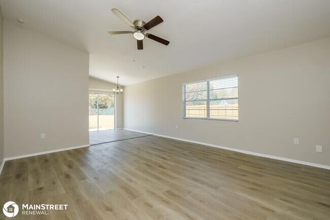 Building Photo - 1421 Thistledown Dr