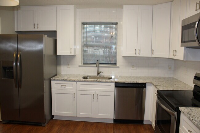 Building Photo - 5201 Eagles Landing Dr