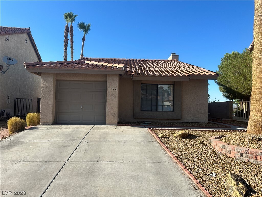 Primary Photo - 1719 Duarte Dr