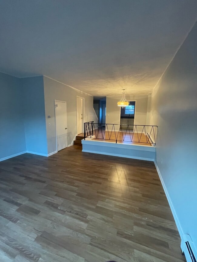 living room - 1431 Farmington Ave