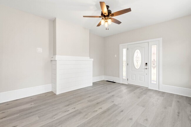 Foto del edificio - Stunning 2 bedroom home in North Side available Feb 1!