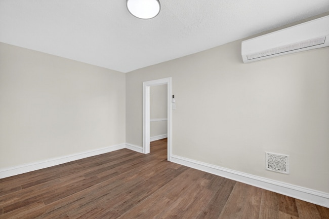 Foto del edificio - 5803 S Kings Highway Blvd