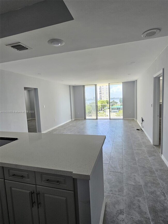Building Photo - 11111 Biscayne Blvd