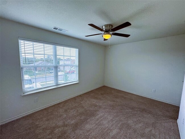 Building Photo - 356 Cres Park Dr