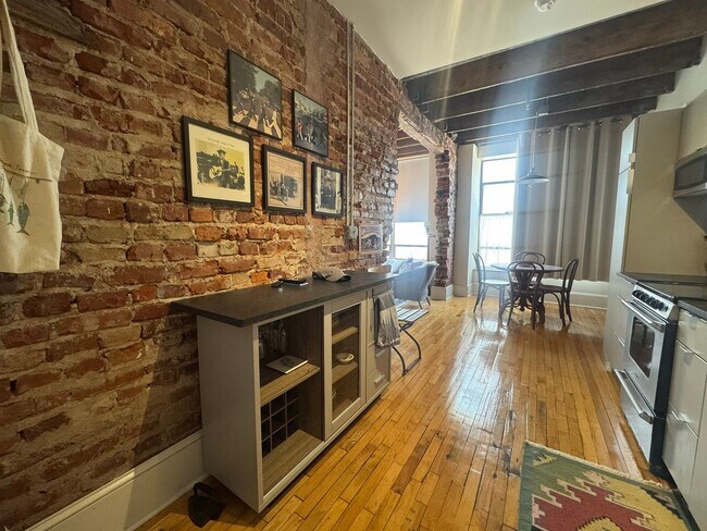 Foto del edificio - Knoxville Downtown living, just steps from Market Square!!  Historic Daylight Building - Studio u...