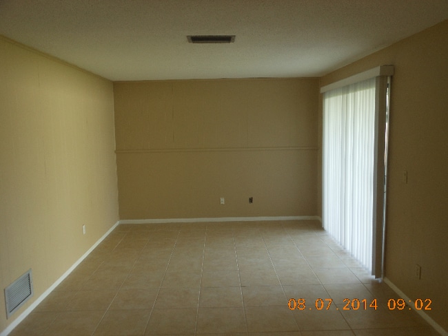 Building Photo - BEAUTIFUL 3 BEDROOM 2 BATH LOCATED IN PORT ORANGE