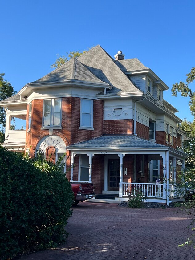 Foto del edificio - 2305 Maine St