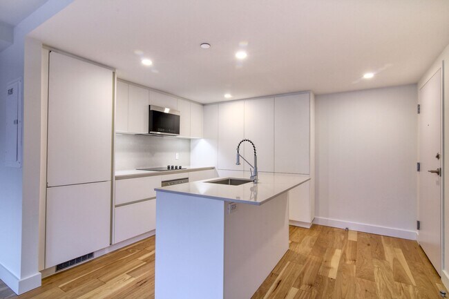 Photo du bâtiment - 3460 Rue Peel