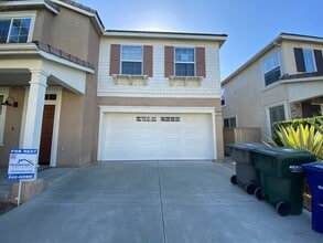 Building Photo - 1050 Woodcrest Ln