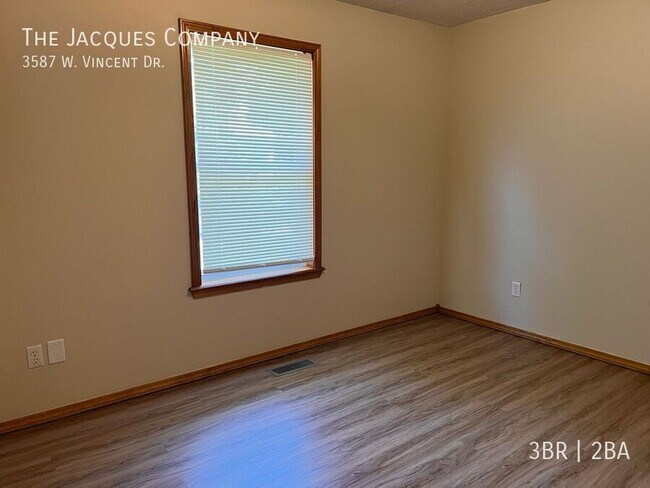 Foto del edificio - 3587 W Vincent Dr
