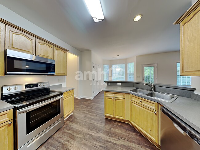 Building Photo - 12102 Hampton Place Dr