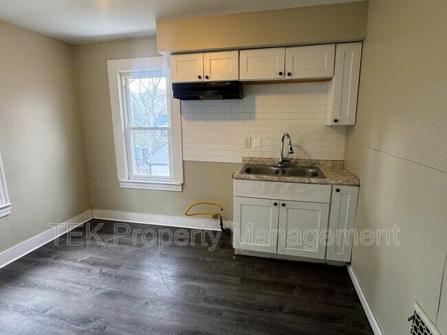 Foto del edificio - 128 Roslyn St