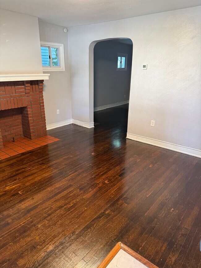 Foto del edificio - 1129 Woodbourne Ave
