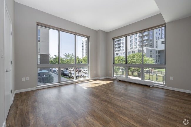 2BR, 3BA - 2,114SF - Bedroom - Allure @ Harbor Point