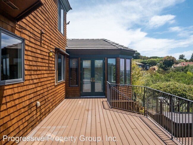 Building Photo - 4 br, 2.5 bath House - 27 Meadow Hill Drive