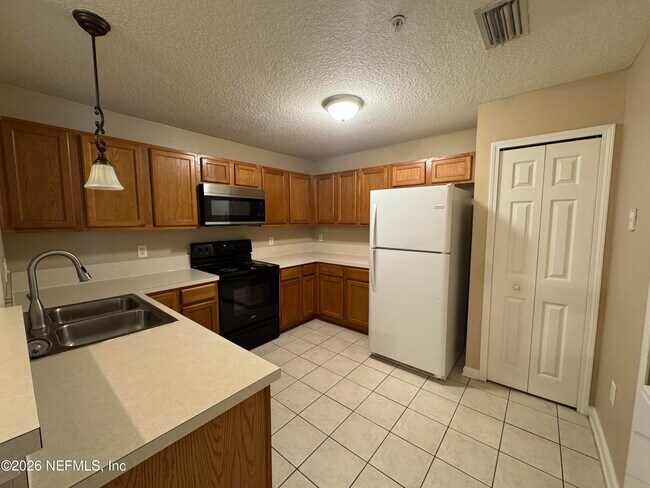 Building Photo - 6063 Maggies Cir