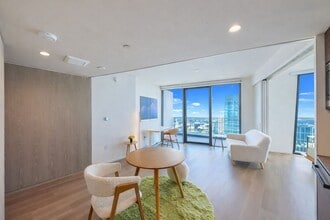 Building Photo - 1000 Auahi St