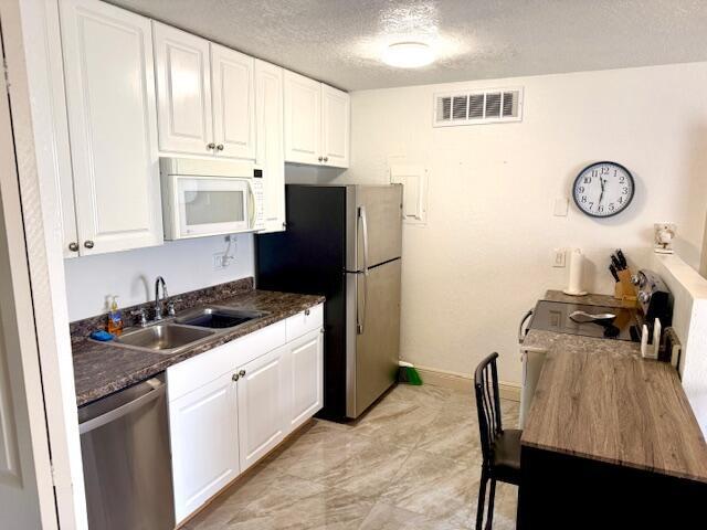 Foto del edificio - 641 Executive Center Dr