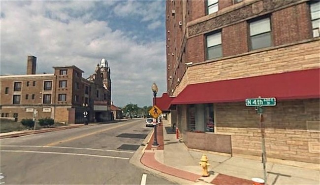 Building Photo - 630 E State St
