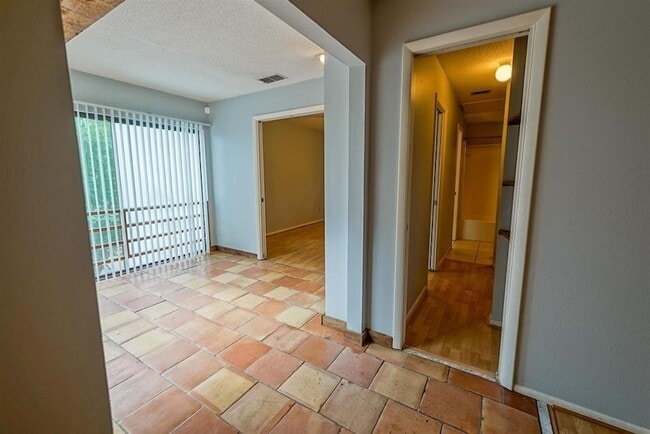 Foto del edificio - 1800 Nicklaus Dr